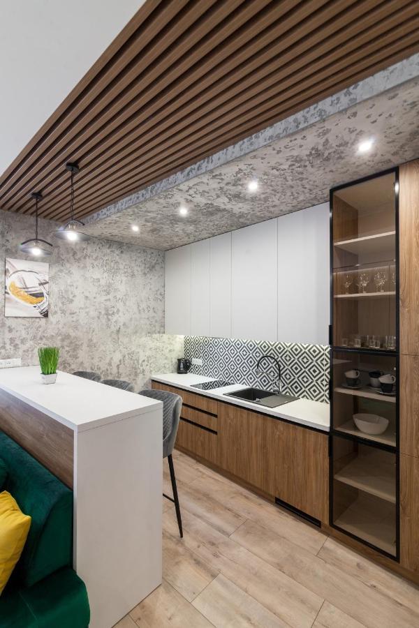 Royal Vip Apartment On Pidmurna 24 ลวีฟ ภายนอก รูปภาพ